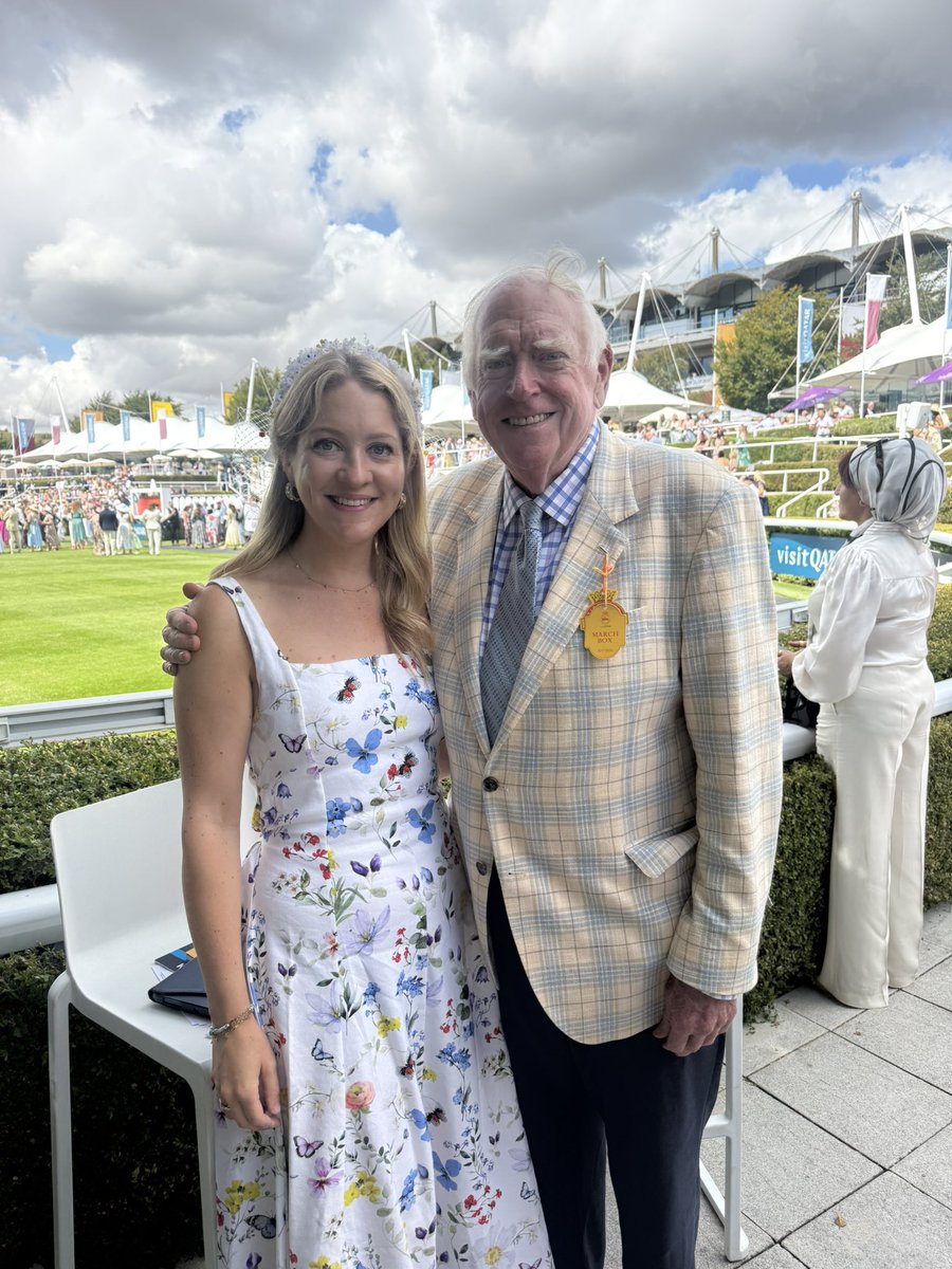 jess_stafford_'s tweet photo. What a treat it was to spend some time with legendary race caller Tom Durkin on his first trip to Goodwood 🙌🏻 

A special interview to come for the @BreedersCup on his top 5 BC racecalls. Any guesses?! @JSCComms https://t.co/JeSDttMrhu