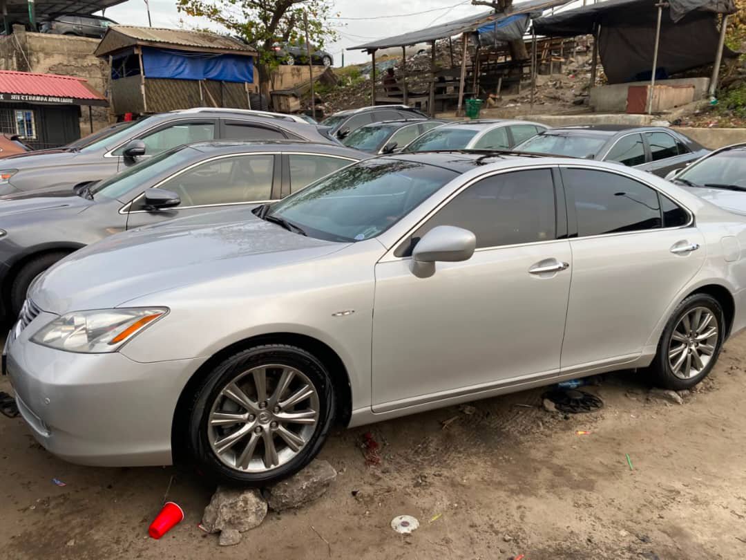 VirtueBoyy's tweet photo. I saw this car online, them write 2,500. I say God don finally remember me.
I carry my last strength go the location. Reach there, I inspect am like say I be mechanic… snap pictures, start am, engine dey purr like small kitten. I even drive am small, everything smooth....no shaking, no sound… na only me dey shake with joy.
My mind say make I no be wicked person, I add extra 500 join....complete 3k. I even dey feel like philanthropist of the year.
Na there the man clear throat…
He say, “boss, no mind that online price… this car na 6.5M.”
For that moment, my soul comot go take fresh air.
I check my pocket, check my life, check my ancestors… nothing balance.
I say “Oga, abeg return my 3k before I start to dey price myself join the car.”
Sha, I collect my money back
