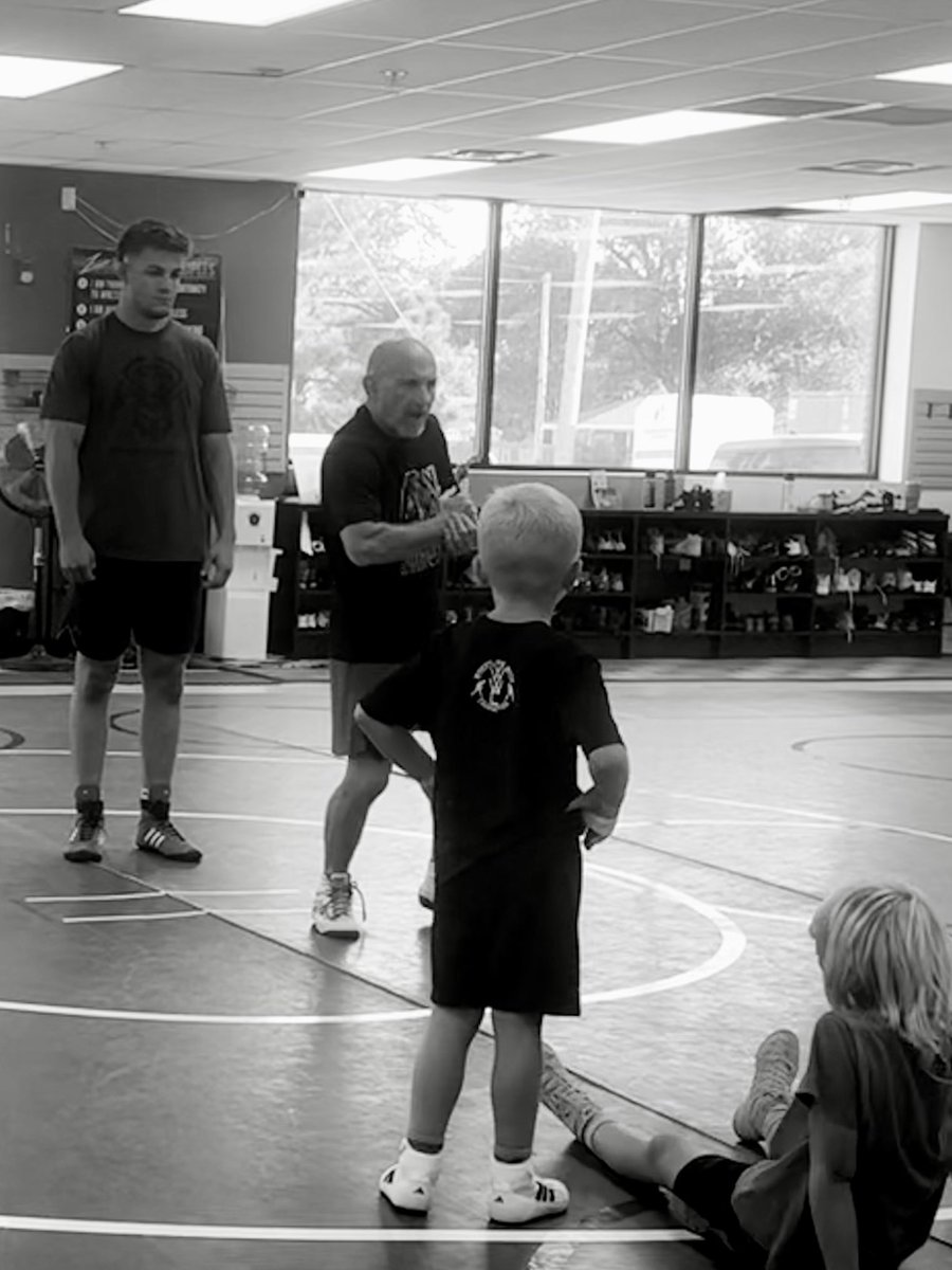 WWC365's tweet photo. Tick. Tock. ⏰
Wrestling season is getting closer every day. 📆
No time to waste. 🗑️
No excuses. 🙅♂️
No regrets. 😩
The countdown to wrestling season is on. ⏳
See you on the mat. 🔥🤼
WWC 🤼 Omaha
#youthwrestling #omahawrestling #nebraskawrestling #blackandwhite #WWC365 https://t.co/ZXUiZMnuZj