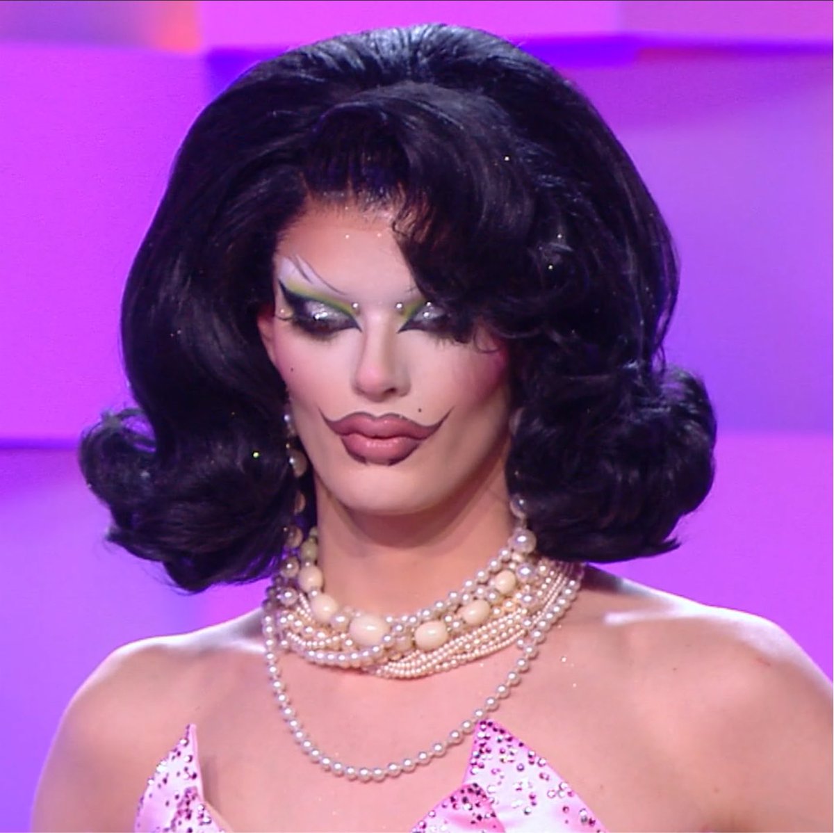 KINA2_2's tweet photo. Most of the queens saying Fluffy’s name to go home after she just won a challenge and some good jokes is so darksided… 
#DragRaceFrance https://t.co/hd0wrd0T41