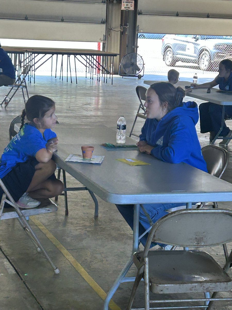 FLFFA's tweet photo. Leadership and Service at the highest level! Our FFA members giving back to the JFB and making the Cloverbud share day a fun filled event. https://t.co/XBrOyPDkEj