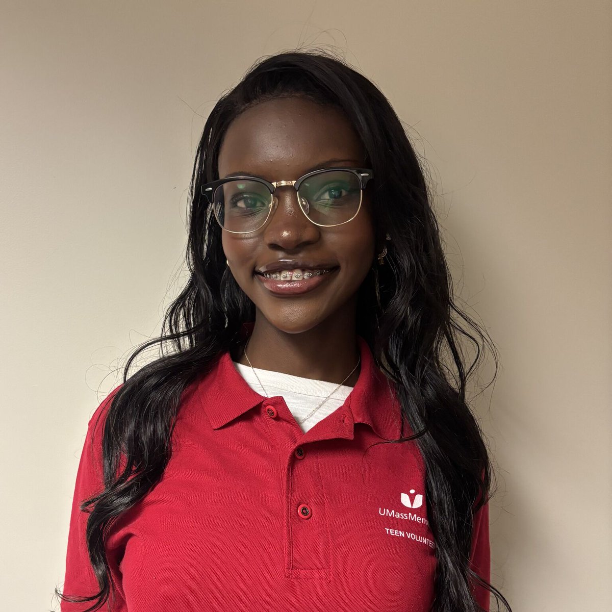 umassmemorial's tweet photo. Volunteer opportunities at UMass Memorial Medical Center are available for dedicated high school and college students looking to make a meaningful impact throughout the full academic year. Apply before August 12 — spaces are limited: https://t.co/RE34aXdEwT https://t.co/4P4kKZDXAj