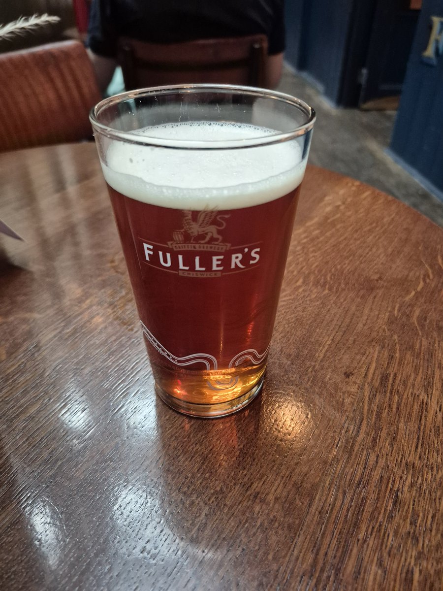 LKoSpoons's tweet photo. In London for work but no time for Spoons today. Just enough time for a quick drink in The Parcel Yard though. https://t.co/O4dXrPnnaC