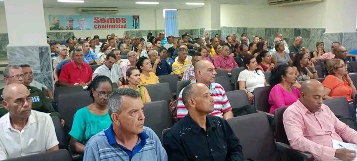 KGV1977's tweet photo. Presidido por Osbel Lorenzo  Rodríguez se desarrollo el Pleno extraordinario del Cté Prov del Partido Comunista de Cuba de #LasTunas, dónde se evaluaron los aseguramientos políticos y comunicacionales para la implementación de las Transformaciones Económicas y Sociales aprobadas. https://t.co/sKFZJsol9u