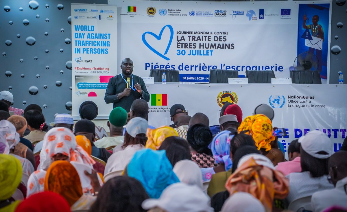 UNODC_WCAfrica's tweet photo. 🇸🇳 Sénégal, Keur Massar: + 200 acteurs mobilisés pour renforcer la prévention et le signalement des cas de traite des personnes, avec un focus sur les risques liés à la cybercriminalité. À l'occasion de la Journée mondiale contre la traite #EndHumanTrafficking #BlueHeartCampaign https://t.co/1pePP8LDQV
