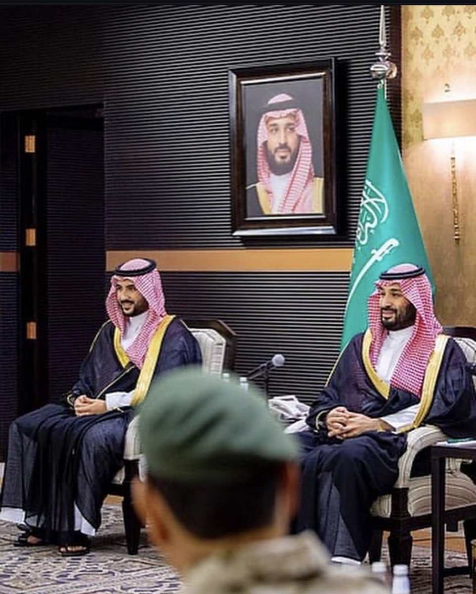 turkimsa's tweet photo. تسلم يمينكم وتسلم يمين عوداً على العز رباكم 
انتم ذرا لكل سعودي ومسلم وعربي شريف انتم فخر لكل الأمم انتم العرب واصل العرب وفخر العرب ودرع العرب انتم الامن والأمان بعد الله وبأمر الله، الله يديمكم ويعزكم ولا يعز عليكم ويحفظ ملكنا.
#السعوديه_خط_أحمر 
#محمد_بن_سلمان‌ 
#خالد_بن_سلمان https://t.co/er7HDk2jPo