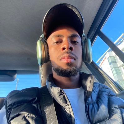 Sofwone's tweet photo. @Izdine_3MF @Sadekniuum Tes pas méchant au fond de toi tu sais que tes mignonne insulter pour paraître méchante https://t.co/Euk71oyz5f