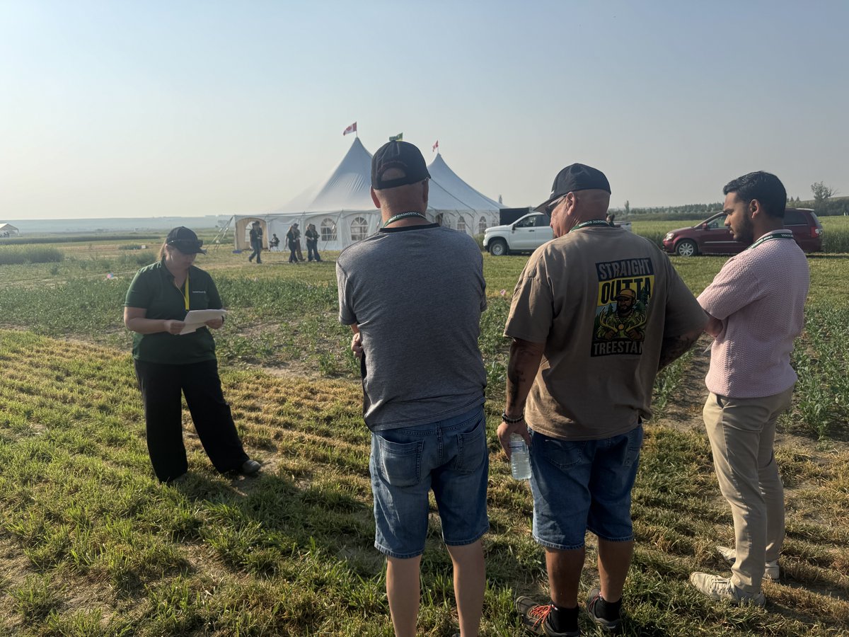 FertilizerCA's tweet photo. Thank you to the Saskatchewan Ministry of Agriculture and Wheatland Conservation Area for hosting Crop Diagnostic School in Swift Current. 

Fertilizer Canada was pleased to take part in the event, which brought growers, agronomists, researchers and industry representatives together for hands-on learning focused on Saskatchewan crop production.

The program featured practical demonstrations on 4R nitrogen management, including fertilizer rate, timing and placement, alongside sessions on organic amendments, soil diagnostics, crop scouting and pest management.

SaskOilseeds and Jeff Schoenau made valuable contributions to the 4R component and helped deliver two informative days of learning in the field.