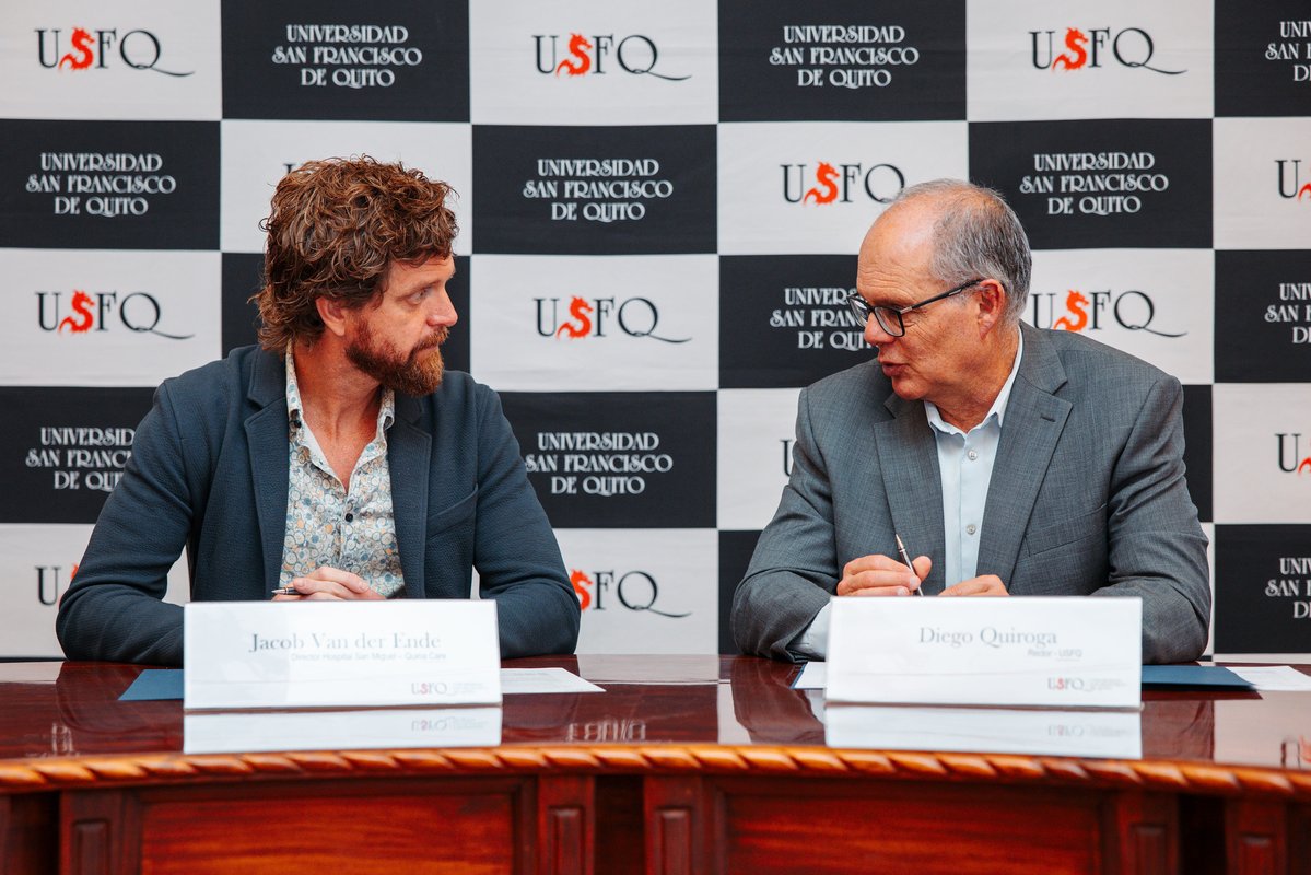 USFQ_Ecuador's tweet photo. La USFQ y Quina Care Ecuador unen capacidades para llevar la investigación más cerca de las comunidades. 🔬

Esta alianza abrirá oportunidades para desarrollar proyectos aplicados en salud, trabajo territorial y formación profesional.

Conocimiento que investiga, conecta y genera impacto real.🐉🩺

#USFQ #Investigación #Salud #Innovación