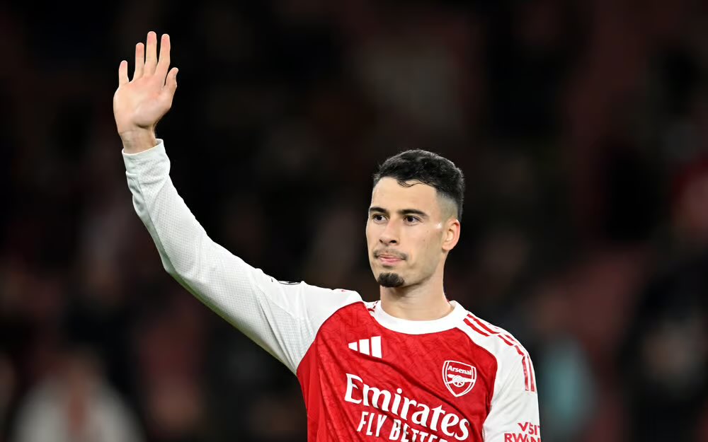 Only1tommo's tweet photo. 🚨 Roma and Juventus have both made contact with Arsenal over a potential transfer for Gabriel Martinelli.

Arsenal value him around £34-£42 million. https://t.co/EhrF32g41O