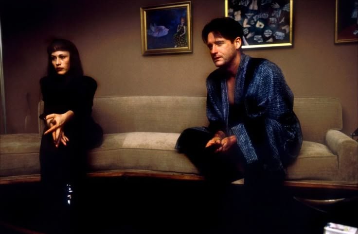 lunaralewife's tweet photo. lost highway (1997)

david lynch https://t.co/Q9Ml3a3Zhz