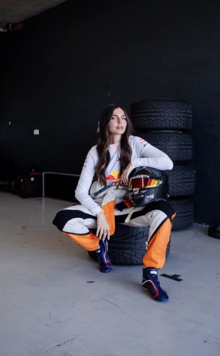 lariVerstappen3's tweet photo. 4 piloto da Verstappen race GT3 💖✨✨ https://t.co/MKuzF8HgqA