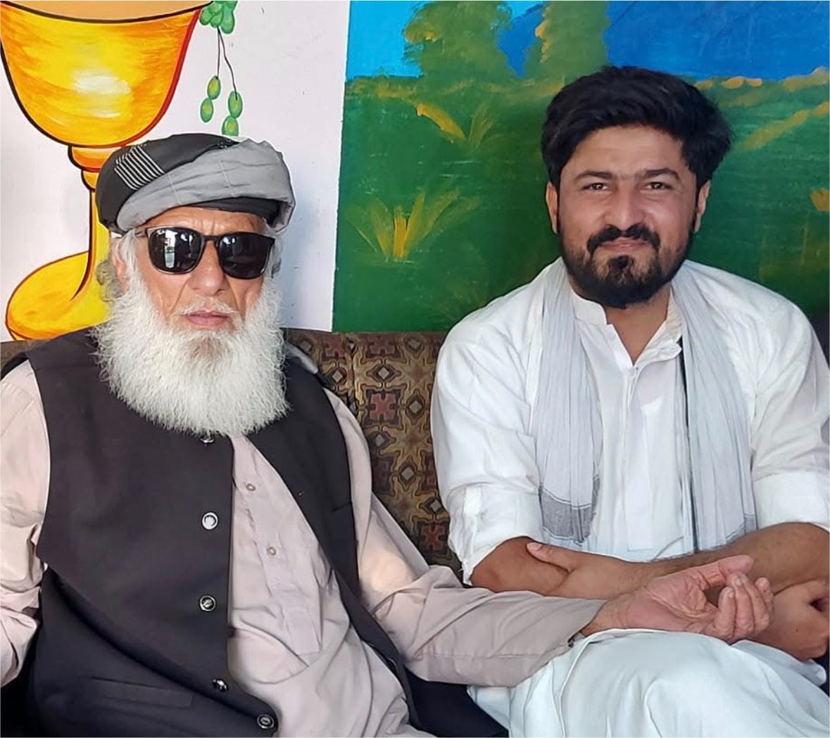 iamsardarsohaib's tweet photo. Commander Farooq Khan, a long-time companion of Amanullah Khan and Yasin Malik, was critically injured by Pakistani forces in Rawalakot two days ago.
He succumbed to the severity of his wounds and was martyred. His lifelong struggle and sacrifice will never be forgotten.
In the first picture, he can be seen with Yasser Arafat.
#RightsMovementAJK