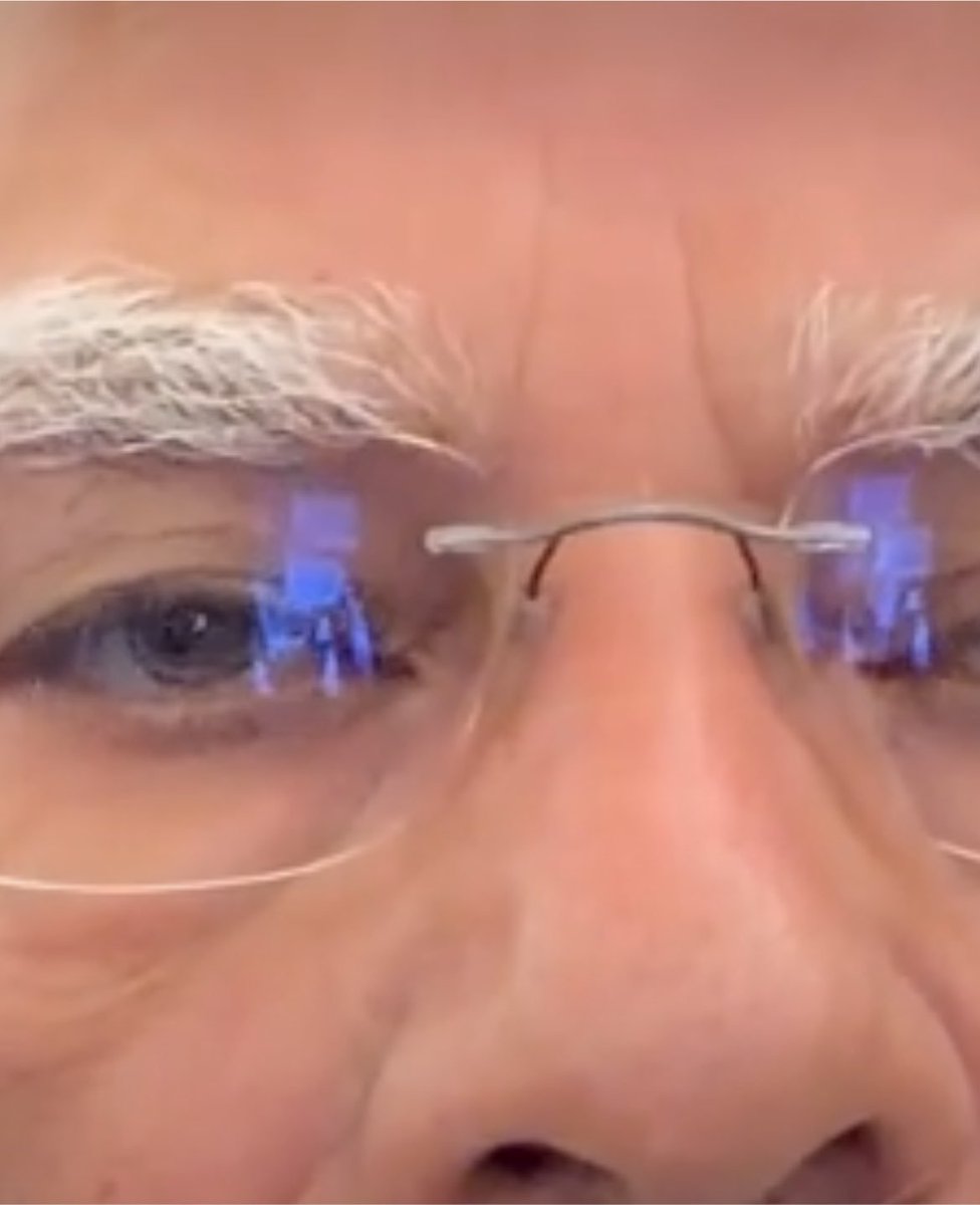 kumar_deepak99's tweet photo. @narendramodi Those glasses deserve a best supporting actor award 🤓 https://t.co/lKb5getgsA