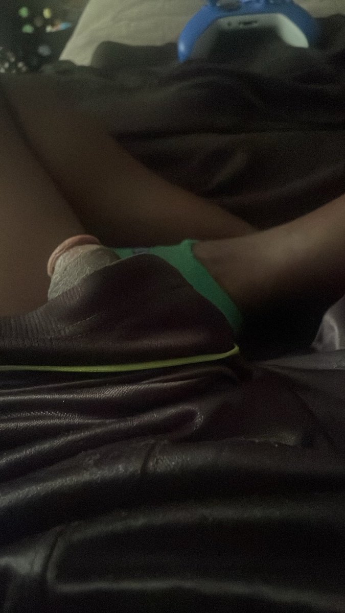 2xRollacK's tweet photo. Bored n horny 🤤🥱 https://t.co/28lXEoBEH0