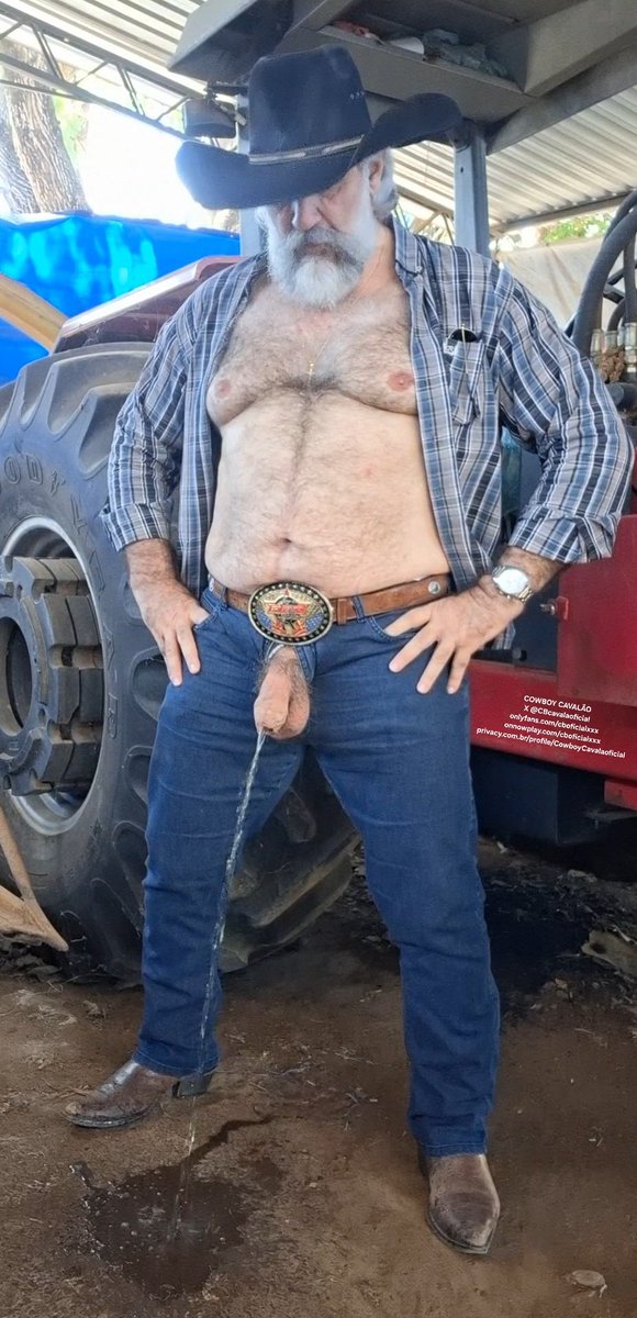 CBcavalaoficial's tweet photo. COWBOY CAVALÃO MACHÃO RAIZ VIRIL GARANHAO REPRODUTOR DEMARCANDO SEU TERRITÓRIO COM SEU MIJAO PURO TESTOSTERONA DEIXANDO E IMPREGNANDO O LOCAL COM SEU FEROMONIO VEM CAIR DE BOCA NO MEU ÓRGÃO REPRODUTOR DE MACHO GARANHÃO REPRODUTOR VOCÊS NÃO TEM NOÇÃO DO QUÃO ELE ESTA CHEIROSO VEM https://t.co/yKsewKbcNJ