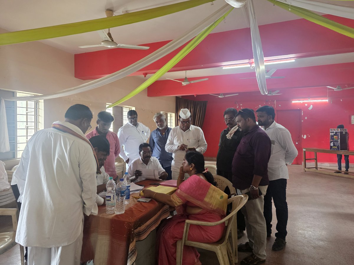 URupwate's tweet photo. वंचित बहुजन आघाडी - महाराष्ट्र प्रदेश कार्यकारणी 2026 संघटनात्मक निवडणुकीची प्रक्रिया आज अहमदनगर येथील श्रमिक कार्यालयात उत्साहाच्या वातावरणात पार पडली!
#VanchitBahujanAghadi #MyVoteMyRight #utkarsharupwate #OrganizationalDemocracy #democracy #vbamaharashtra #VBAForMaharashtra https://t.co/Mj2o5OXwH2