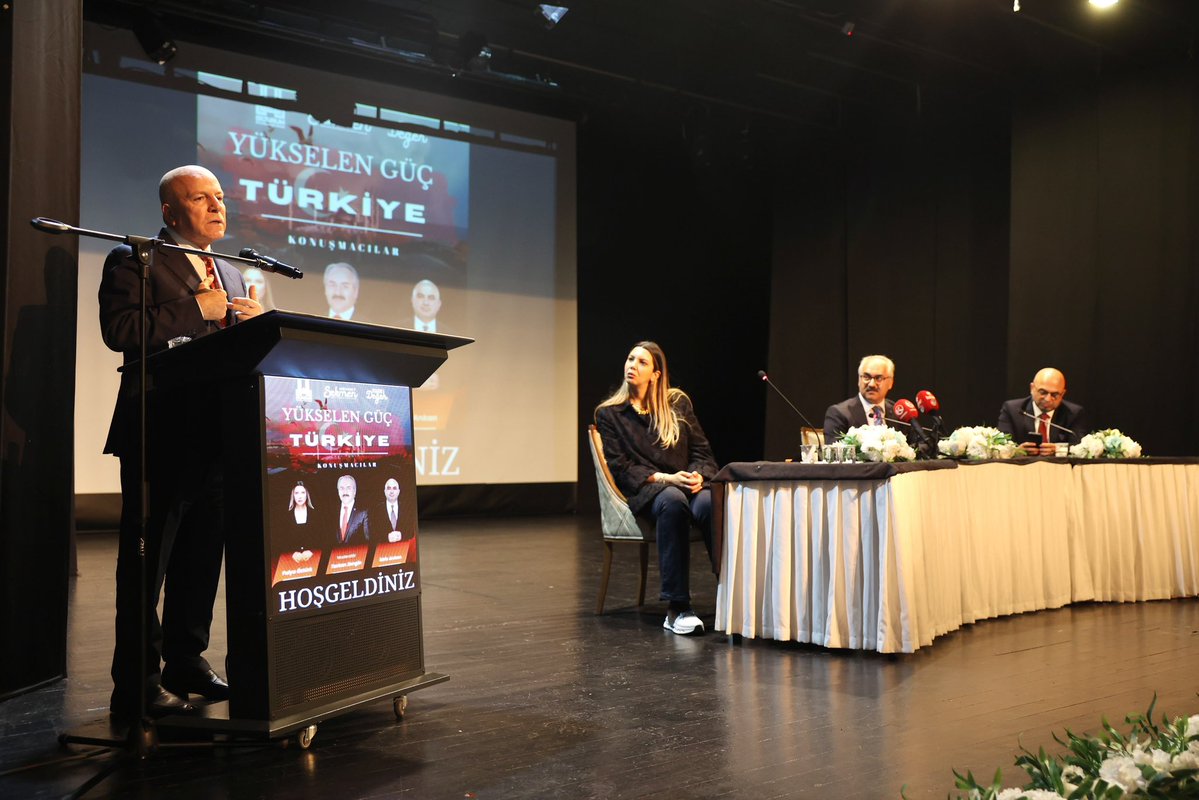 mehmetsekmen's tweet photo. Cumhurbaşkanlığı Sosyal ve Gençlik Politikaları Kurulu Üyemiz Tarkan Zengin’in moderatörlüğünde, Gazeteci Fulya Öztürk ve CNN Türk Haber Koordinatörü İdris Arıkan’ın katılımlarıyla gerçekleştirilen “Yükselen Güç Türkiye” programına iştirak ettik.

Programın düzenlenmesinde emeği geçen herkese teşekkür ediyor, bu güzel buluşmanın hayırlara vesile olmasını temenni ediyorum.