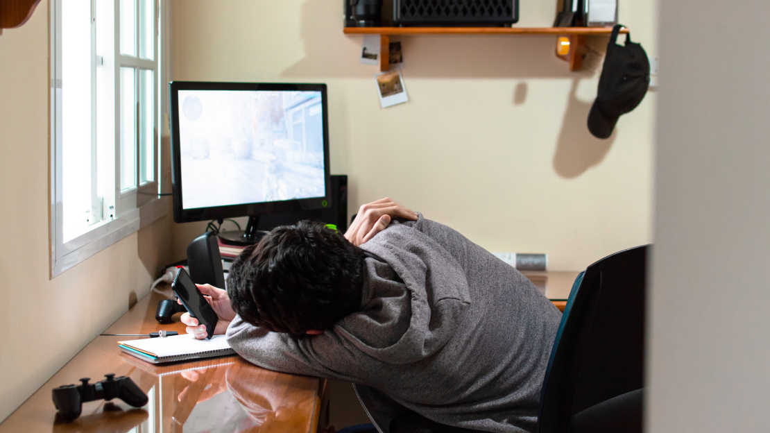 UTSC's tweet photo. Is extra time a gift, or a trap? ⏰

A recent study from @utscmgmt Professor Sam Maglio explores why unexpectedly gaining extra time can make it feel like you have more of it than you actually do.

Read the full story: https://t.co/sVgGxhcYtM 

#UTSC #UofT #Research #Psychology https://t.co/6uQD6jwyTh