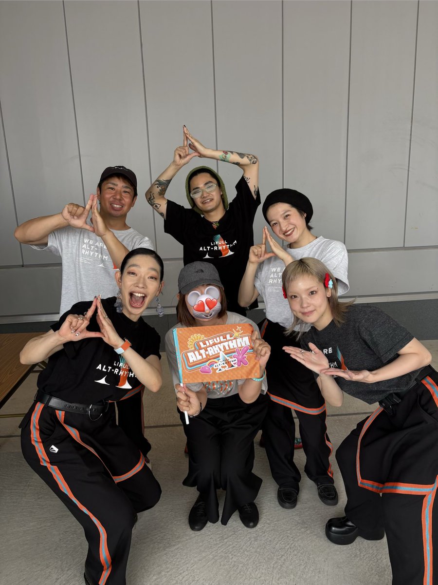 fukuiku1's tweet photo. 【Dリーグで最期の思い出】
アルトリチームブースで、メンバーさんと写真を撮らせてもらいました🩵🧡

calinさんの顔を見た途端になぜか涙が…💦
優しくハグして下さって惚れ直しました✨ https://t.co/Ay1WPdgWZh