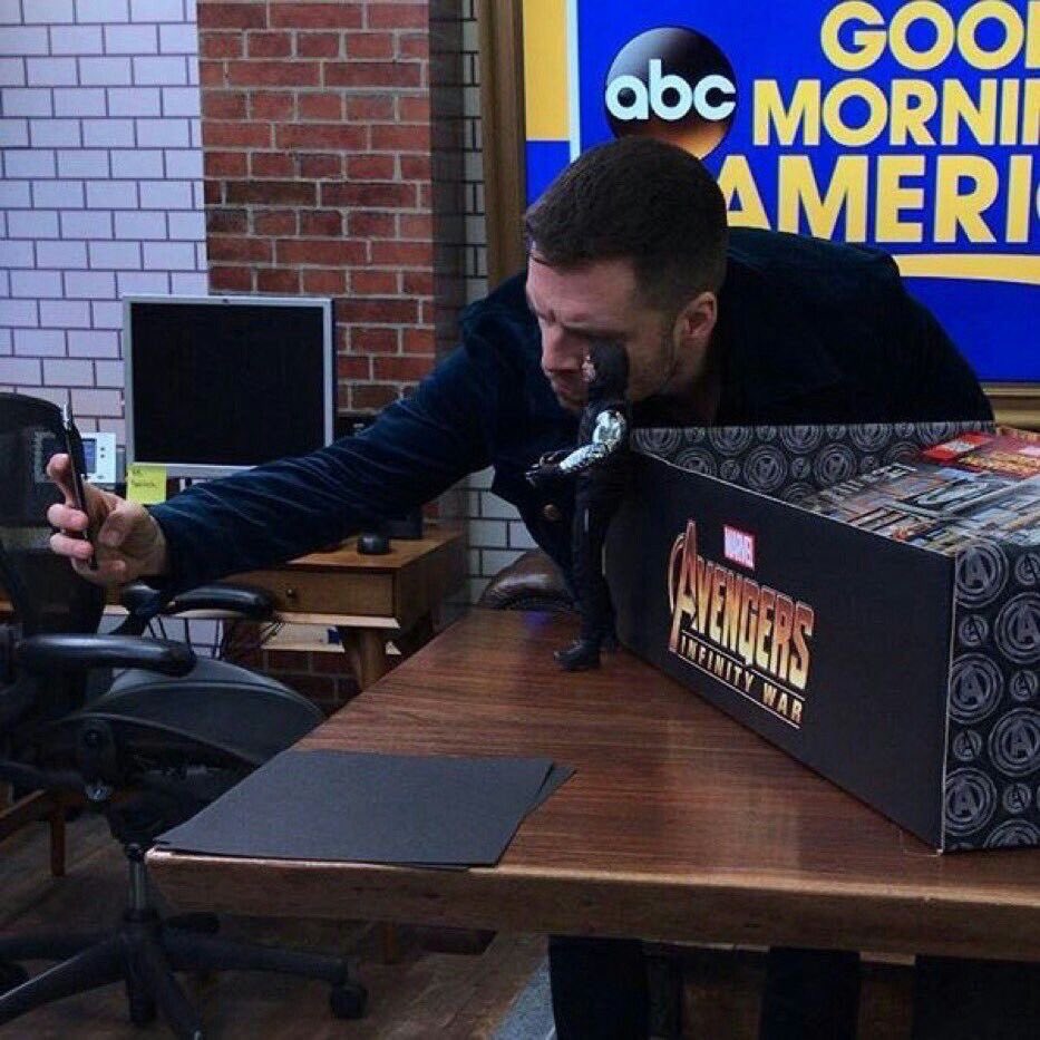 sebstanarchive's tweet photo. Sebastian Stan and his little Bucky toys 🩶✨ https://t.co/xC27YbNlHz