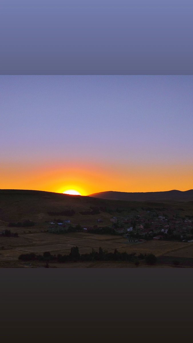 zknsml's tweet photo. batarken güneş ardında tepelerin, 
veda vakti geldi Teletabiler'in..
#sunset 
#SunsetVibes 
#sony
#leica https://t.co/2COIohzCbs