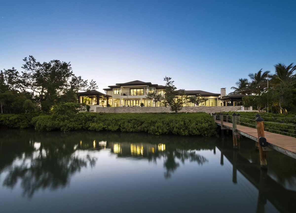 StevenMooreRE's tweet photo. This one is special 🏡

📍 3799 Flamingo Ave, Sarasota https://t.co/LeTlQ60WF2