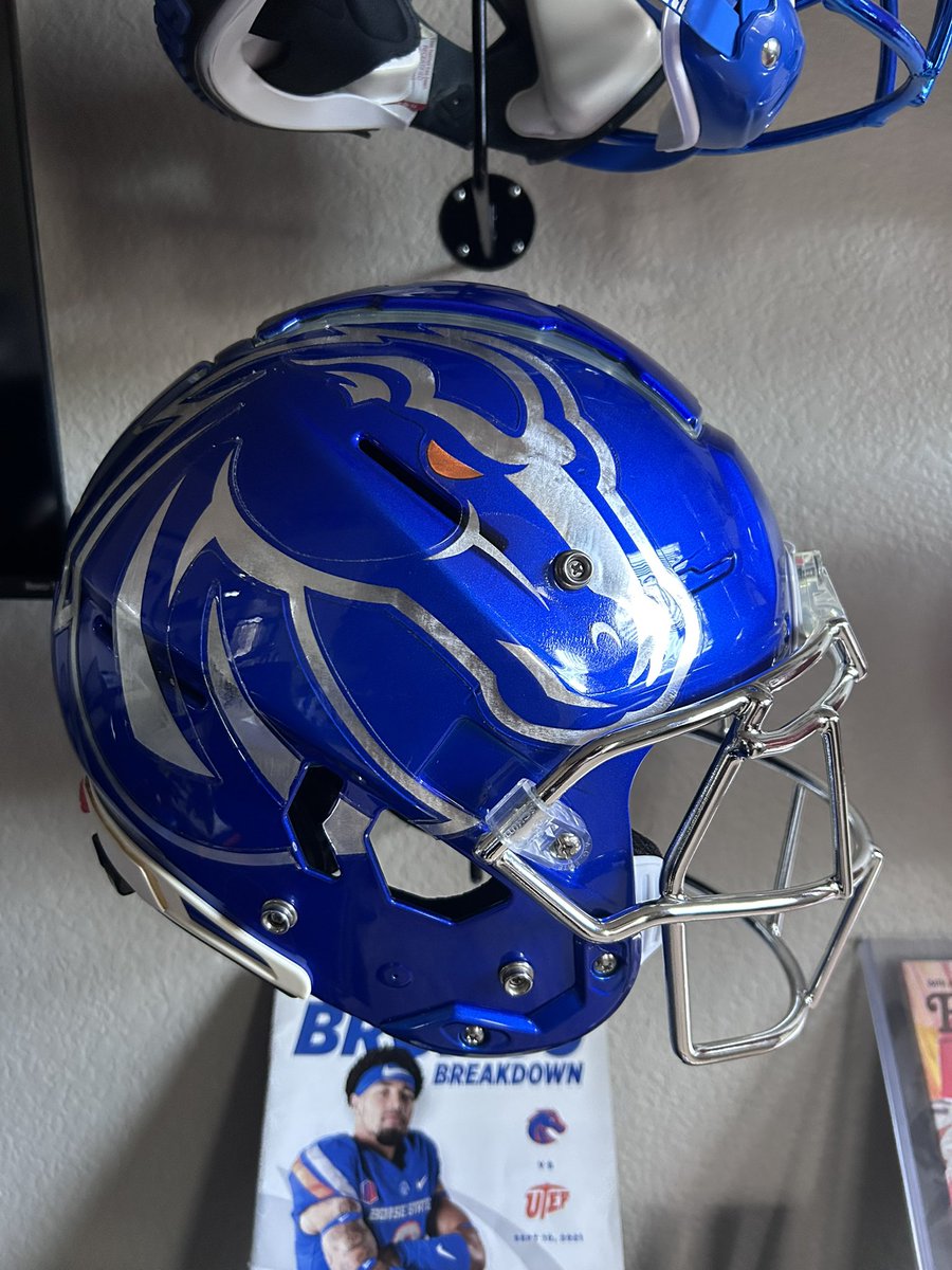 BoiseStUniforms's tweet photo. Game worn F7 makes a nice addition to the collection @BroncoEquipment https://t.co/BqZf8SLZgf