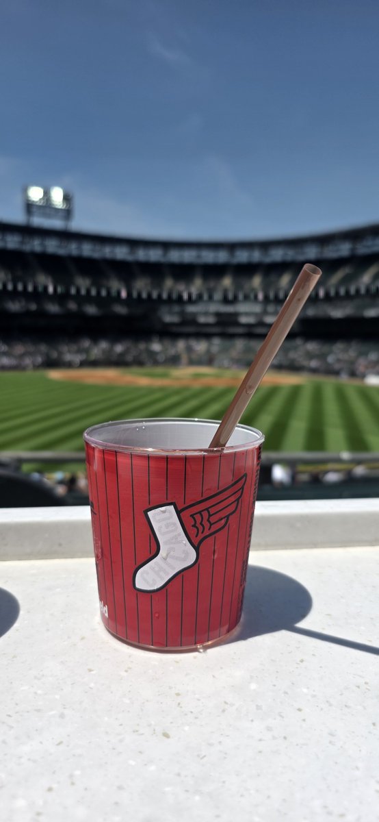 smoreoz's tweet photo. Finally got my souvenir cup. https://t.co/HSPL0D3dMr