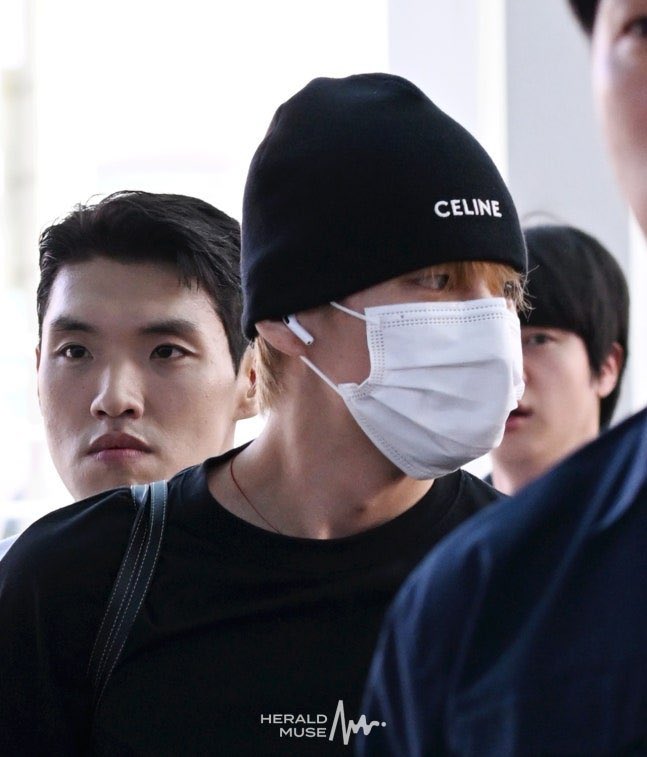taeguide's tweet photo. [INFO] Taehyung on the way to New York

HAVE A SAFE FLIGHT TAEHYUNG https://t.co/aHupdW3vZo