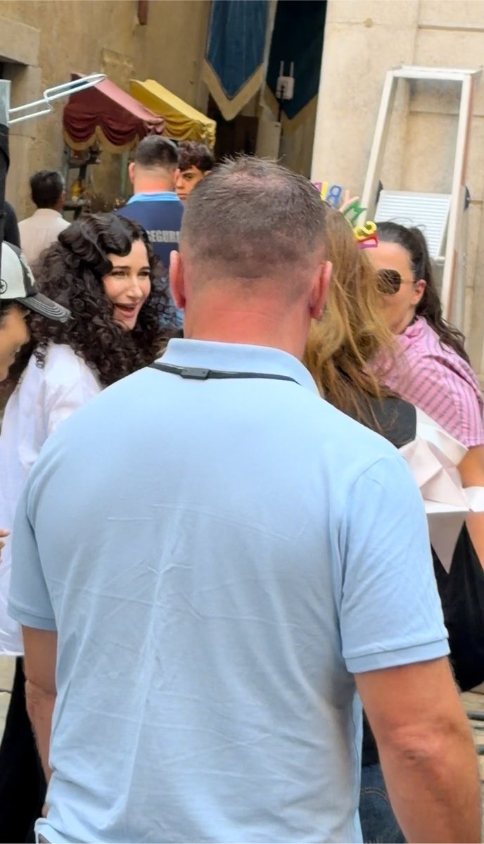 KathrynHahnFans's tweet photo. FIRST LOOK AT KATHRYN HAHN AS MOTHER GOTHEL ON SET OF THE LIVE ACTION 'TANGLED'.

🎥 harulove95 https://t.co/5XkCS6izfU