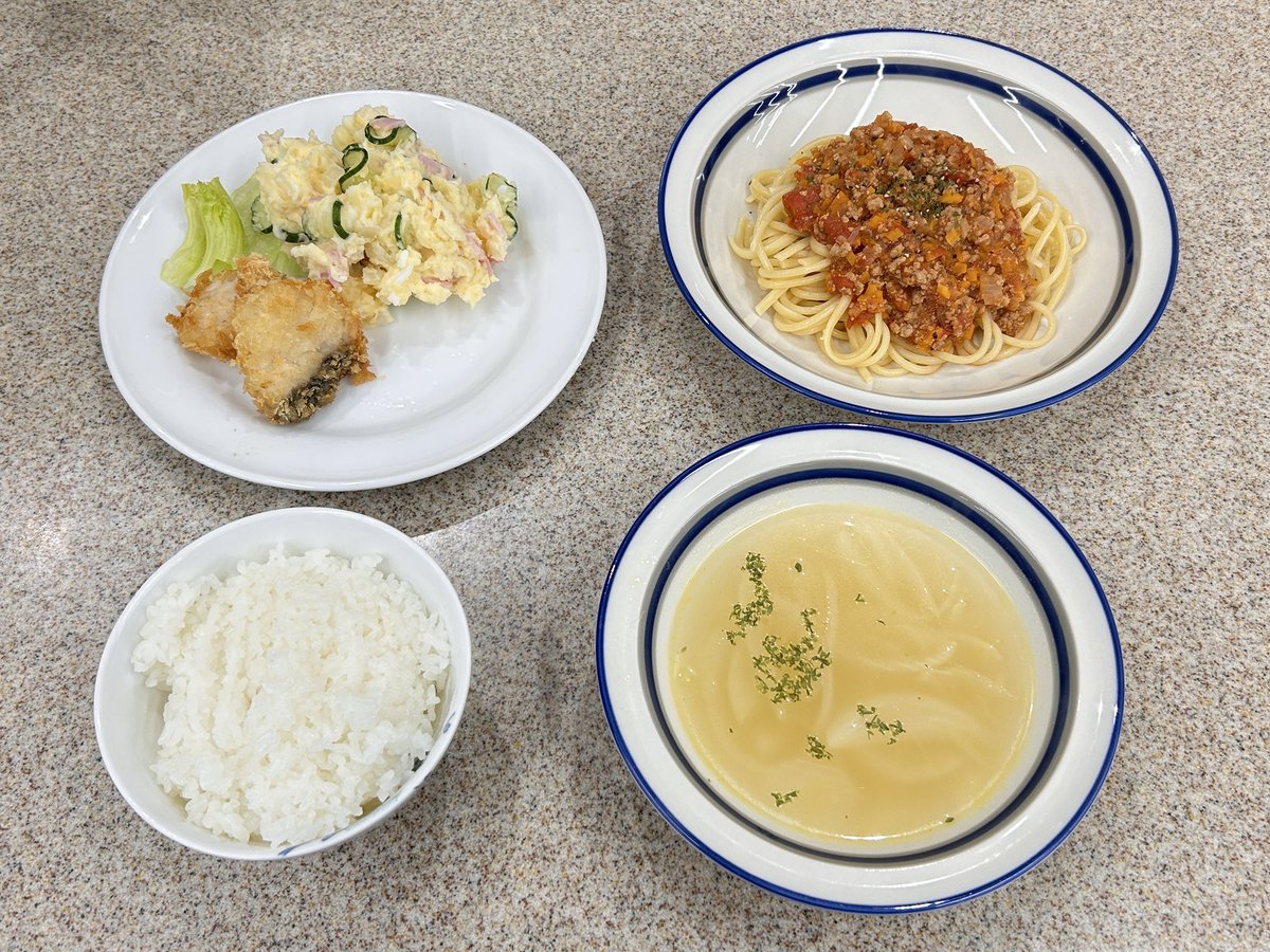 bar24365's tweet photo. 月一エンジニアご飯会🍚❤︎

今回は常連さん達のリクエストを元にメニューを作りました(〃ω〃)

毎回アンケートを取っていて良かった！

最近はママさんエンジニアも参加してくれたり上京したての友達が来てくれたりと新しいメンバーも増えて来て嬉しい🫣

#エンジニアご飯会
#BAR24365
#エンジニア https://t.co/wxiALWEOJK