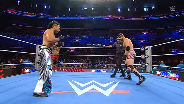 fabien_fichaux's tweet photo. Le match par équipe entre The LWO contre Harlem Lewis et Harley Riggins vient de commencer #WWEMainEvent https://t.co/hiuYs9IVwu