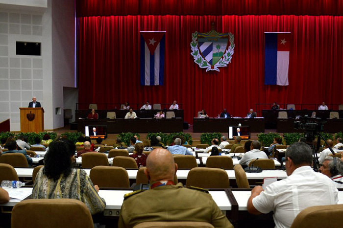 5deseptiembrecu's tweet photo. #DeCuba 🇨🇺 || Presidente @DiazCanelB en el resumen de la @AsambleaCuba: "La voluntad de vencer es inquebrantable" (+Fotos)
🔹 En el enlace, un resumen de las ideas expresadas por el mandatario cubano https://t.co/6UN65GJnTZ #CubaEstáFirme #CubaVencerá https://t.co/8AOvCiTqQE