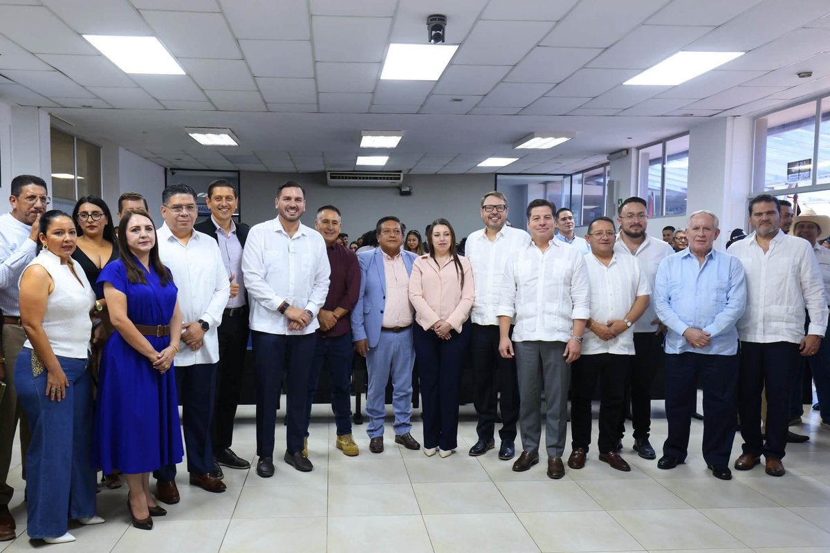 SEPS_Ec's tweet photo. 📝 En Santo Domingo de los Tsáchilas, la Superintendente Christina Murillo participó en la Cuarta Sesión Ordinaria del Comité de Coordinación de la @FTCS_Ec , donde se abordaron los avances del Plan Nacional de Integridad Pública y Lucha contra la Corrupción, el seguimiento a los planes y programas del Comité y el fortalecimiento de la coordinación interinstitucional.

#SEPSSupervisiónYControl