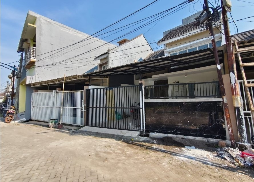 DendyTee's tweet photo. Rumah Surabaya di Medokan Ayu. KT 2, KM 1, SHM, siap huni, Harga 445 juta, bisa KPR
Hubungi Dendy
https://t.co/fawvXuwRTl
#jualrumahsurabaya #rumahmurahsurabaya #propertysurabaya https://t.co/gLPjDBSm9o