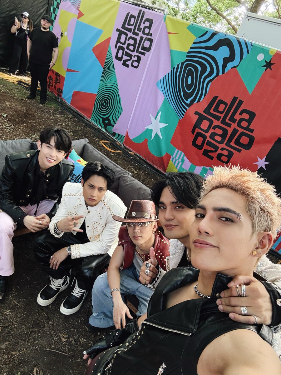 WhereIsMyBINI7's tweet photo. 2 P-Pop Groups, Different origins, Same Mission!!!

Congratulations, @BINI_ph and @SB19Official!!! 

Thank you for making history at the Global Stage!!! Summer Sonic naman!!! https://t.co/IeVyITNgCz