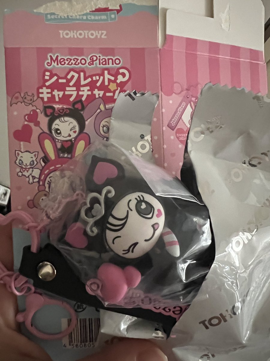 pop_otome's tweet photo. シークレットキャラチャーム　メゾピアノ

［譲］
デビリーちゃん&amp;ラヴィッチちゃん

［求］
ベリエちゃんのものどちらでも可

都内手渡しまたは郵送

お気軽にDMください。 https://t.co/OvbPOtOcM3