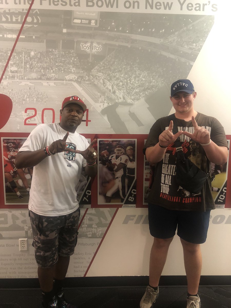 SaltLakeYetis's tweet photo. The staff went back to Coach Savoy’s old stomping grounds!
Thanks to the @Utah_Football staff for allowing us to come and talk about recruitment for our future players! https://t.co/Aq4BfQtAw0