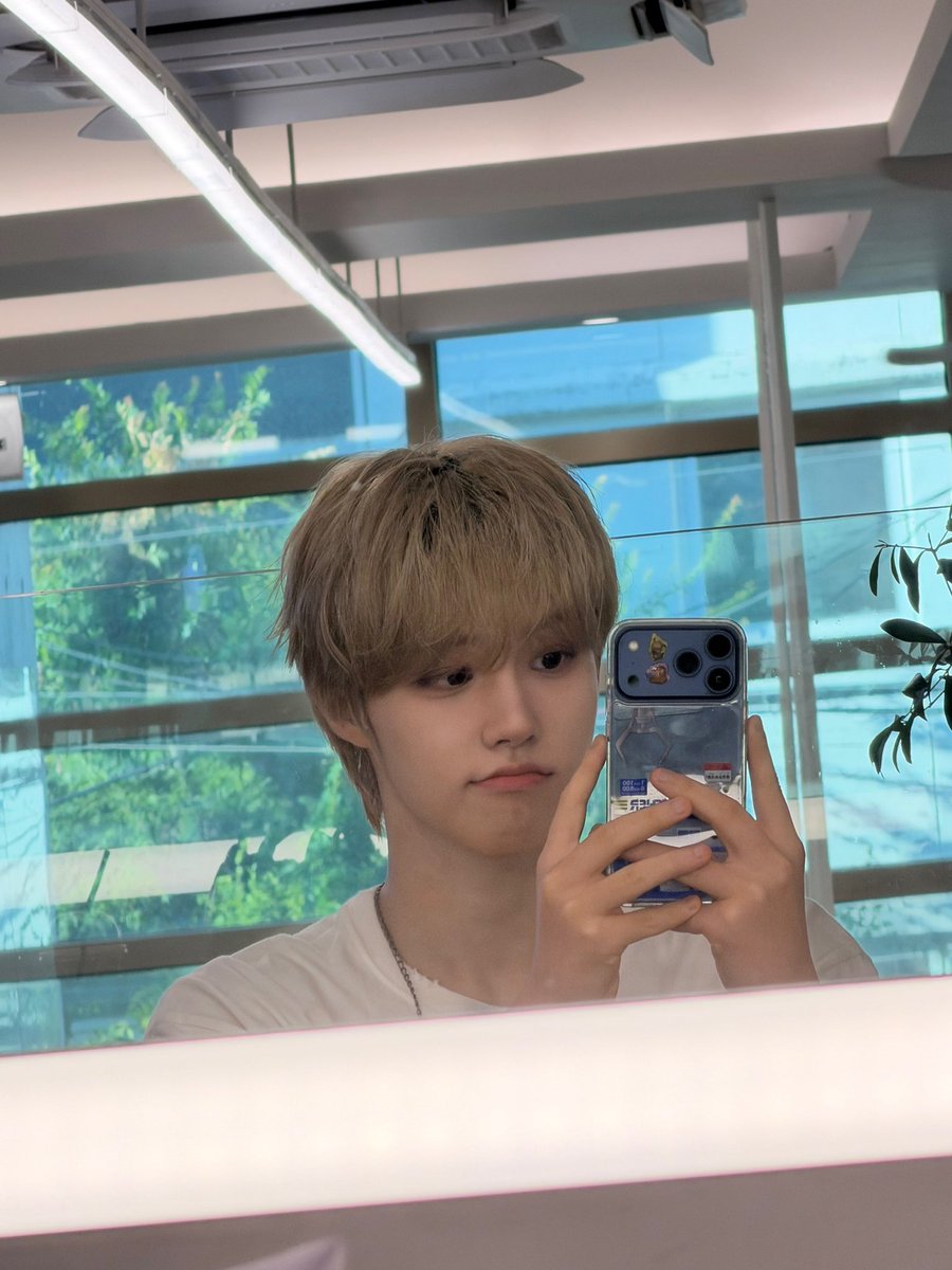 AHOFonWeverse's tweet photo. 260731 | 01:37 KST
💌 from 🐯

🐯: Aww, I feel like we didn't get to talk much today ㅠㅠ
🐯: I had some things I needed to do at work...
🐯: You worked really, really hard today too. I love you so much 🫶
🐯: You know that, right??
🐯: It's getting late, so I should stop messaging you now~
🐯: Don't want to...?
🐯: No~ You have things you need to do tomorrow
🐯: [PHOTOS]
🐯: Sleep well and have sweet dreams 😪
🐯: I should dream about Y/N!
🐯: I love you ❣️