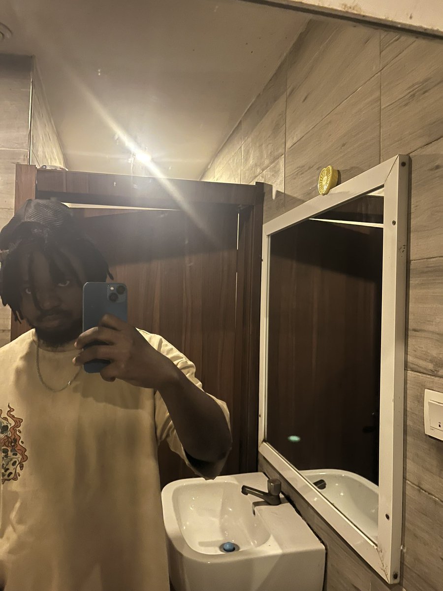 Charles_Cruz31's tweet photo. 🎂🎈Grateful for a new age! Been hell or a year, but I stay thanking 🙏 God! Thru the highs and the lows he got me always. https://t.co/qfEhNSliPc