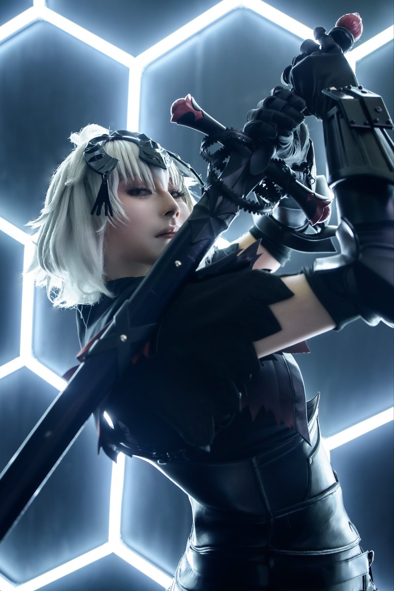 chocobontail's tweet photo. cosplay
fate/grand order
ジャンヌ=ダルク [オルタ]

　── 竜の魔女

photo @buta_ni_leica https://t.co/ZMsxzPufJv