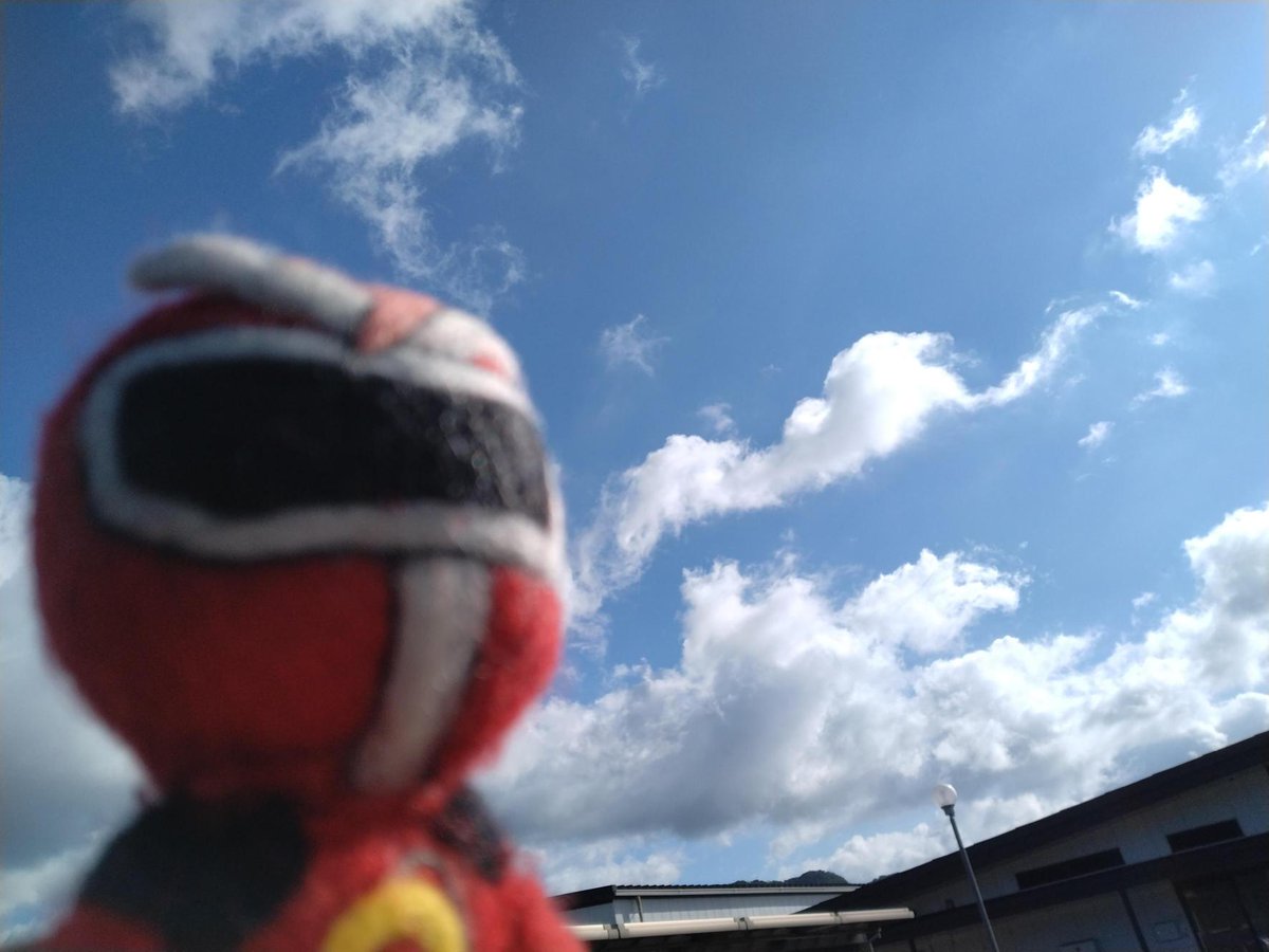 QTENGER's tweet photo. ／
おはレッド！佐世保は晴。今の気温は29.8℃。
＼
今朝も激アツだぞ😥
蓄音機は最初は音楽を聞くためではなく、音声を記録する用途として考案されたらしい🙄
#イマソラ #企業公式夏のフォロー祭り
#企業公式が毎朝地元の天気を言い合う
#おは戦80731jk 🍺 #蓄音機の日 https://t.co/rXTXEO8Ufa