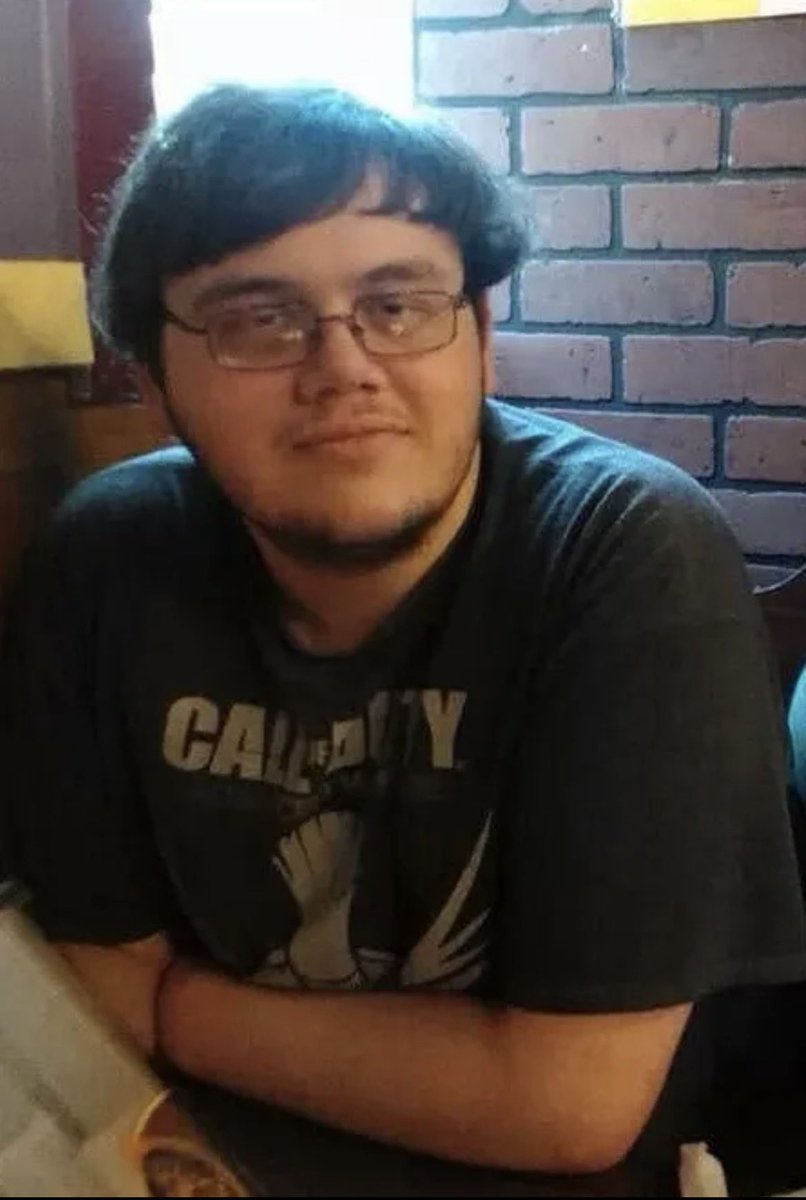 rezhified's tweet photo. @DatDepth This is the guy who modded you. https://t.co/0nInoKLTGe