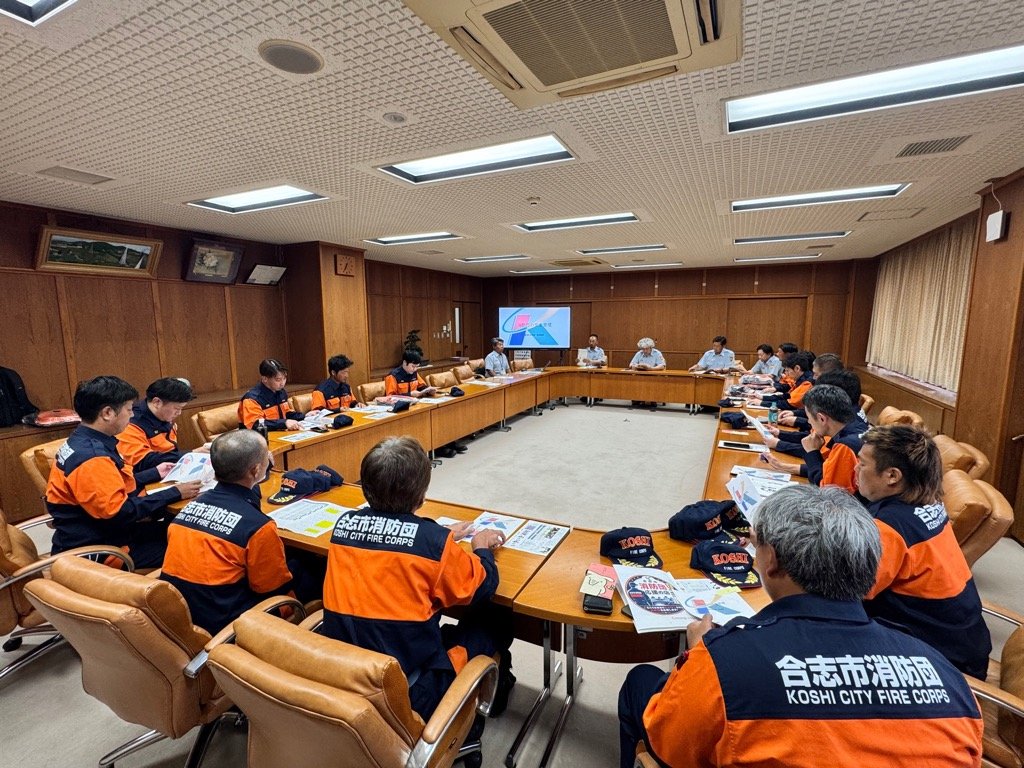 koshi_fvc's tweet photo. 令和８年7月２７日、第５回幹部会議を実施しました。議題の協議を実施した後、消防署長より消防団の安全管理について、及び大規模災害時の消防団の活動について学習会を実施しました。＃消防団　＃災害対応　＃安全管理 https://t.co/ziGGxzpoUQ