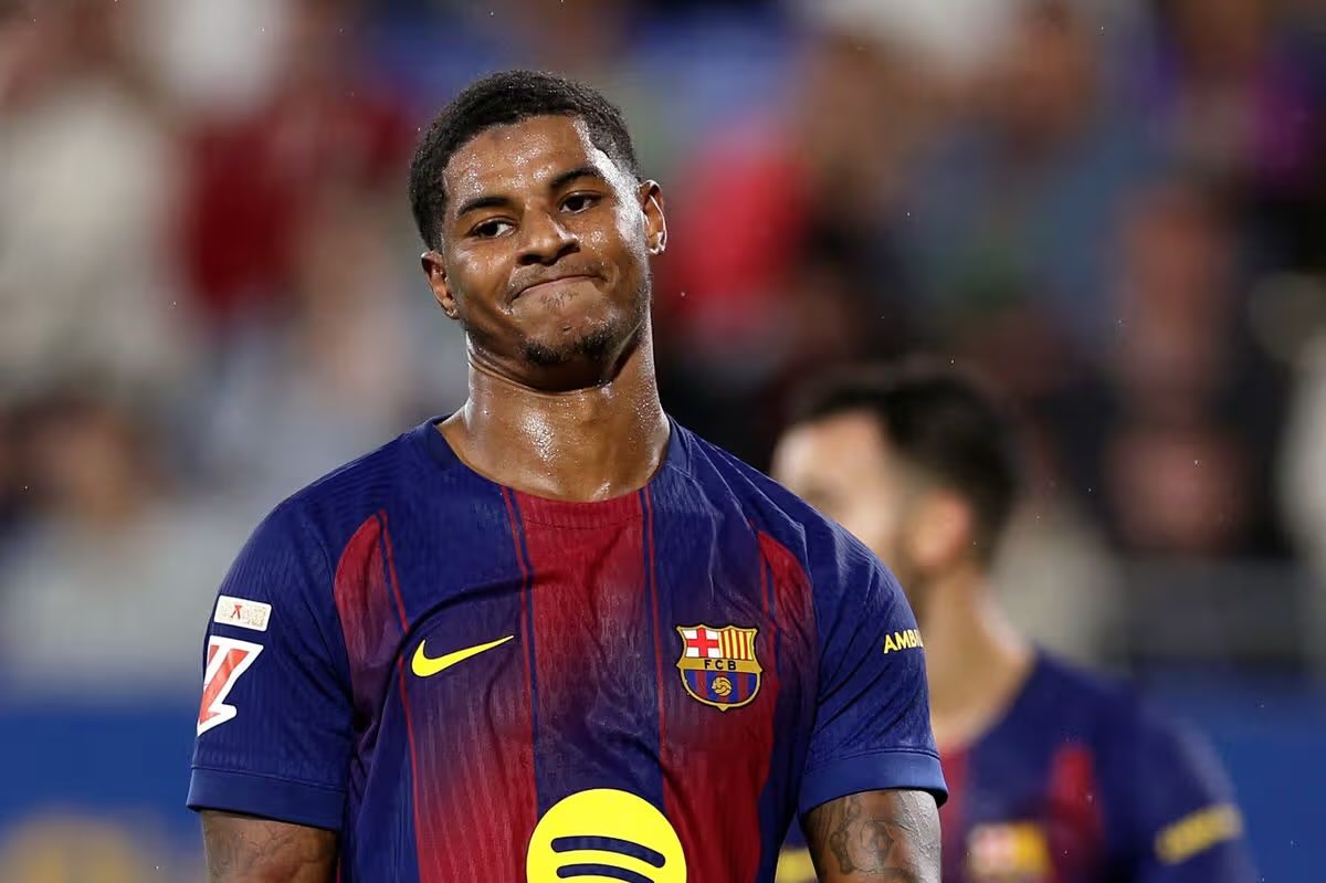 Maximus_518's tweet photo. He scored goals. Fans loved him. Barca still said NO 👀 
https://t.co/A1wQFWw7sa via @YouTube
#fcbarcelona #Marcusrashford #transfer @FCBarcelona https://t.co/7qyqjZWWkw