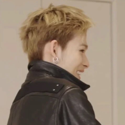 nikislight's tweet photo. his smile oh i adore him :( ❤︎ https://t.co/XA9zK5xCRM