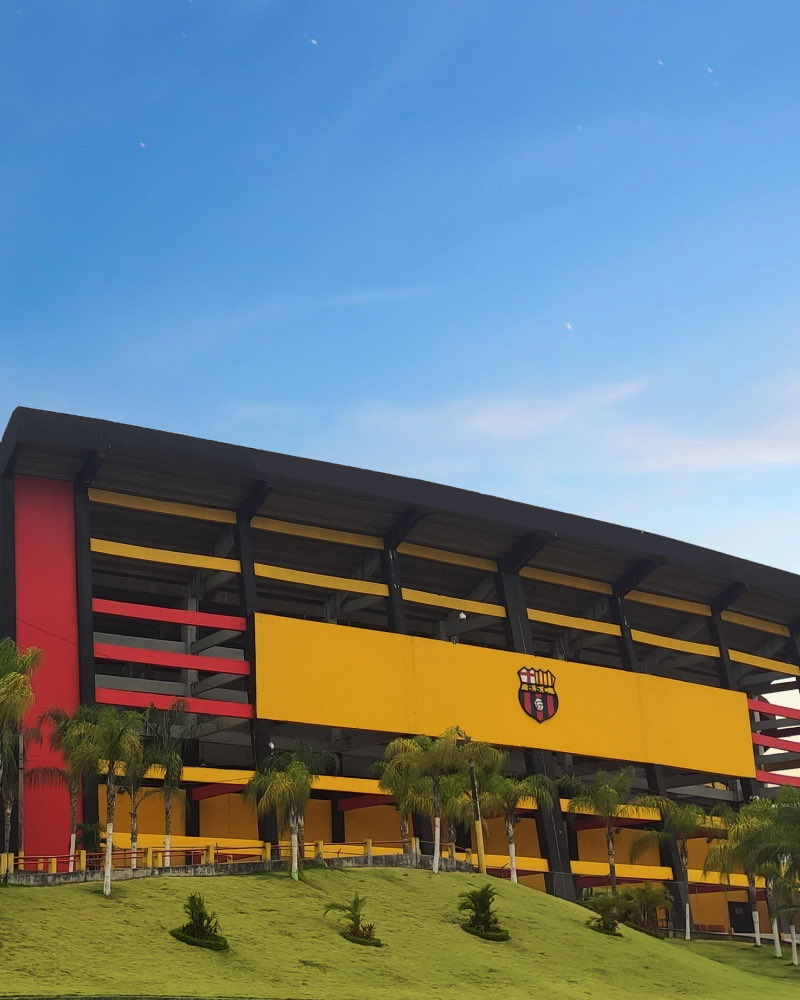 nicorivera05's tweet photo. Durante gran parte del día se desarrolló una reunión en las oficinas del 🏟️ Monumental con la presencia de:

- Miguel Montalvo (presidente subrogante)
- Galo Roggiero (vicepresidente administrativo)
- Milenko Martinich (vicepresidente deportivo)
- David Álvarez (Presidente de la Comisión de Fútbol)
- Andrés Altamar (secretario técnico)

Al término del encuentro se tomaron varias decisiones que serán comunicadas en las próximas horas. Una de ellas estaría relacionada con el director técnico.