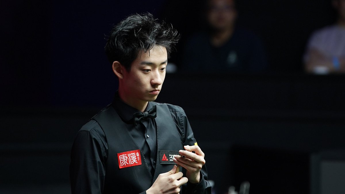 CGTNSportsScene's tweet photo. 🇨🇳🎱#WuYize edged #ShaunMurphy 6-5 on the final black to reach the #ShanghaiMasters semifinals after a gripping deciding-frame battle.
✊🔥The reigning world champion will face world No. 1 #JuddTrump for a place in the final. #WST https://t.co/0tNdinxIaG