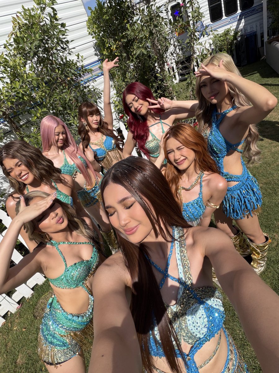 super_mario231's tweet photo. #BINI performed at #Coachella last April 11 (10 in US time) and 18 (17 in US time).
#SB19 performed at #Lollapalooza today, July 31 (30 in US time).

Mabuhay ang musikang Pilipino! 🇵🇭
#Blooms #Atin #Mahalima #WaloHanggangDulo https://t.co/6qFToTYRSt